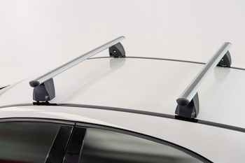 Belki dachowe Suzuki SX4 S-Cross ( 13-21 ) bez relingów Menabo Delta L